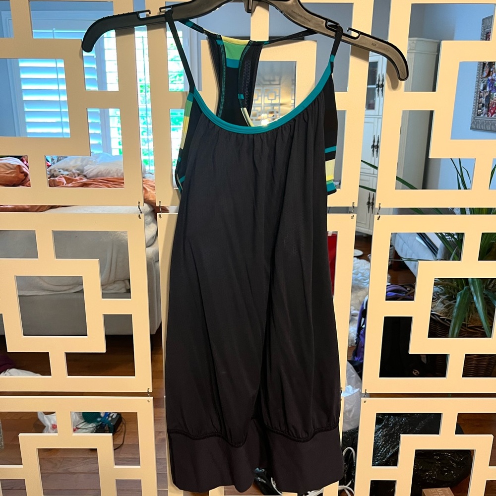 LULULEMON WORKOUT TANK SIZE 4